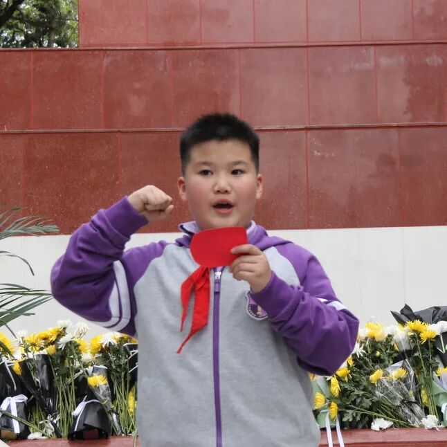 致敬，永远的英雄丨高新区火炬一小清明祭扫活动