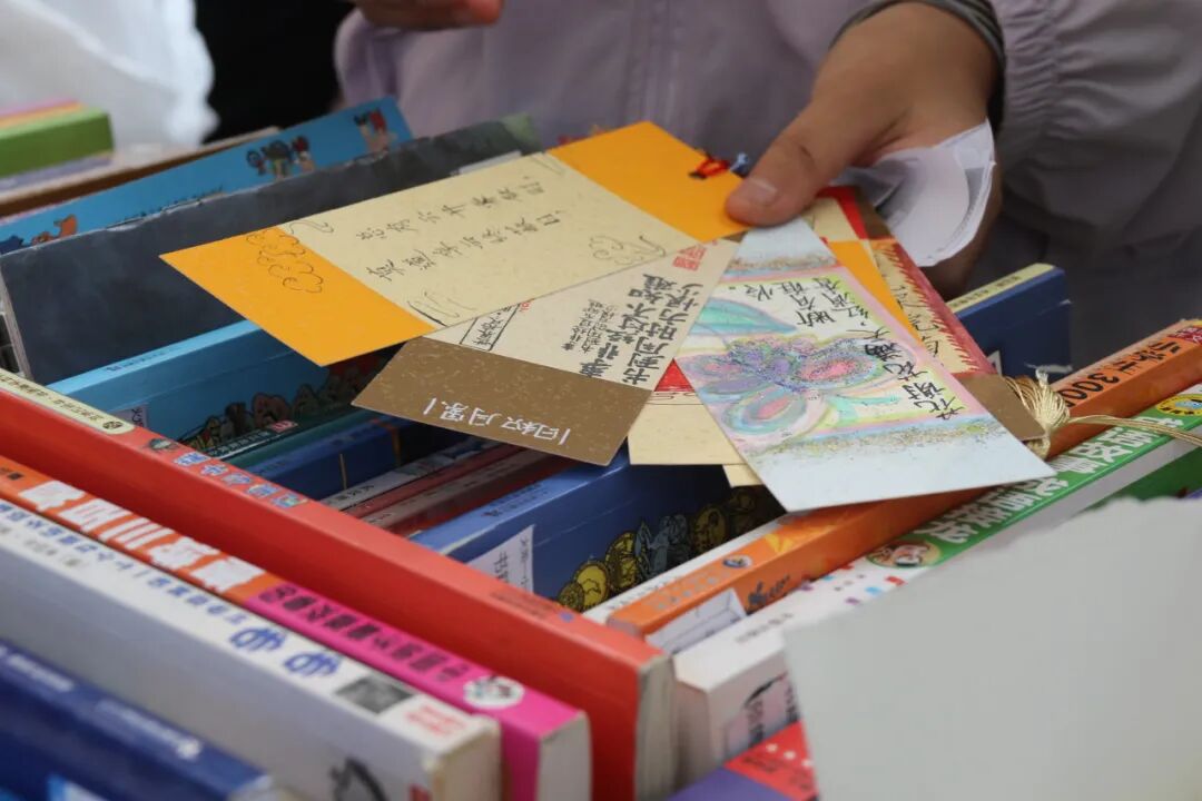 【火一读书节】春色恰如许，“旧书”开启新旅程 ---火炬一小2024年春第十一届读书节之跳蚤书市