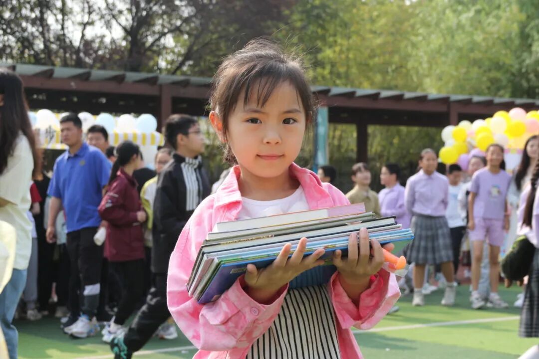 【火一读书节】春色恰如许，“旧书”开启新旅程 ---火炬一小2024年春第十一届读书节之跳蚤书市