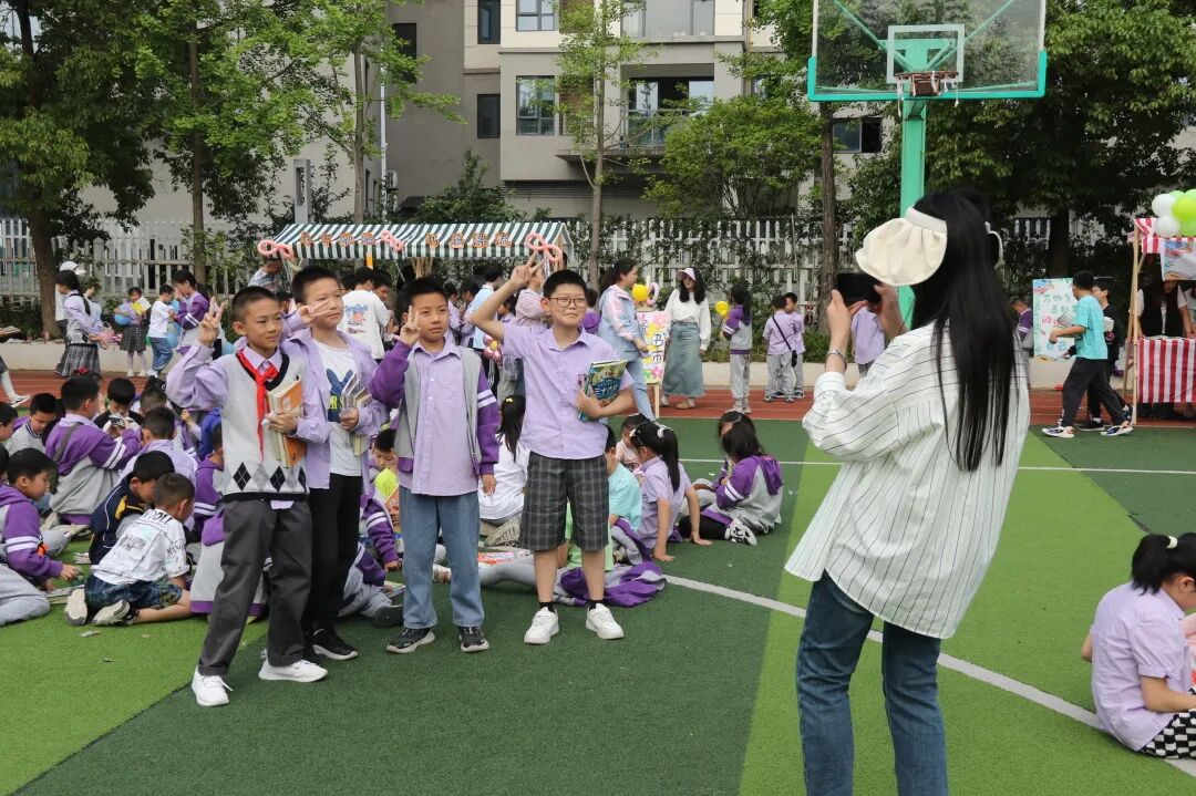 【火一读书节】春色恰如许，“旧书”开启新旅程 ---火炬一小2024年春第十一届读书节之跳蚤书市