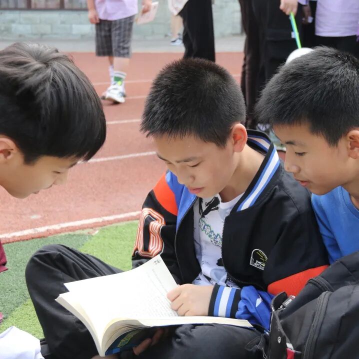 【火一读书节】春色恰如许，“旧书”开启新旅程 ---火炬一小2024年春第十一届读书节之跳蚤书市