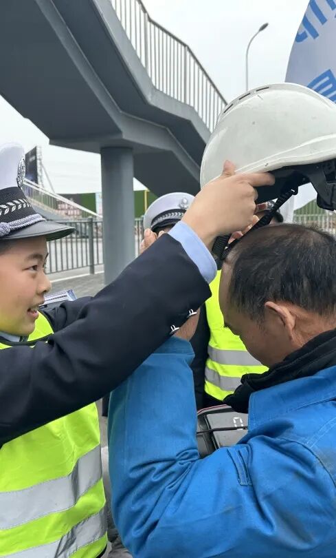 文明交通 浸润文明人生│火炬一小“小交警”特色彰显