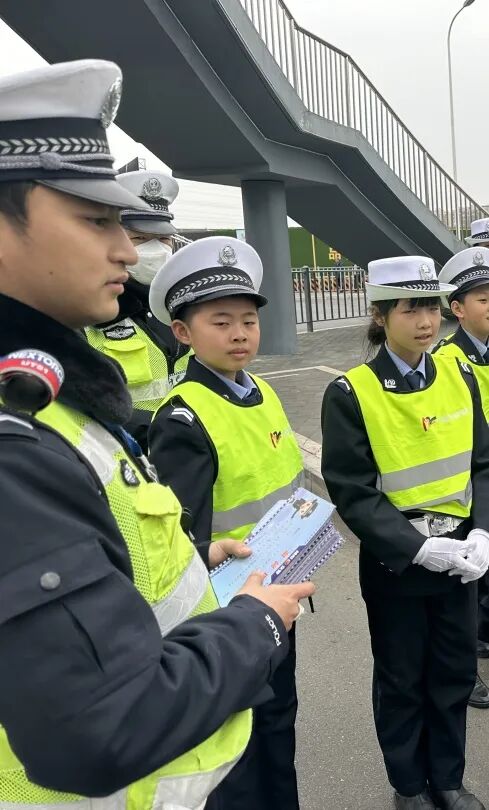 文明交通 浸润文明人生│火炬一小“小交警”特色彰显