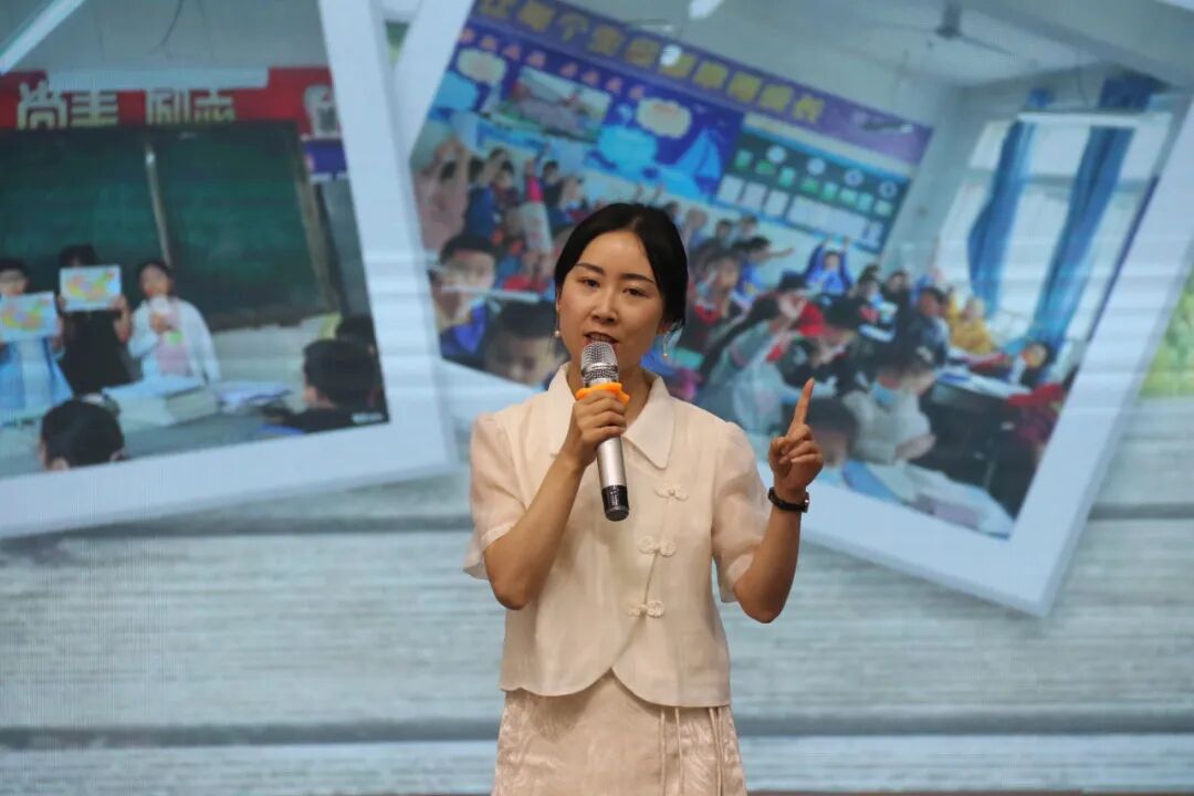 百舸争流，奋楫向前锤炼素养  ---火炬一小教师师德师风演讲比赛暨 31 期教师论坛活动