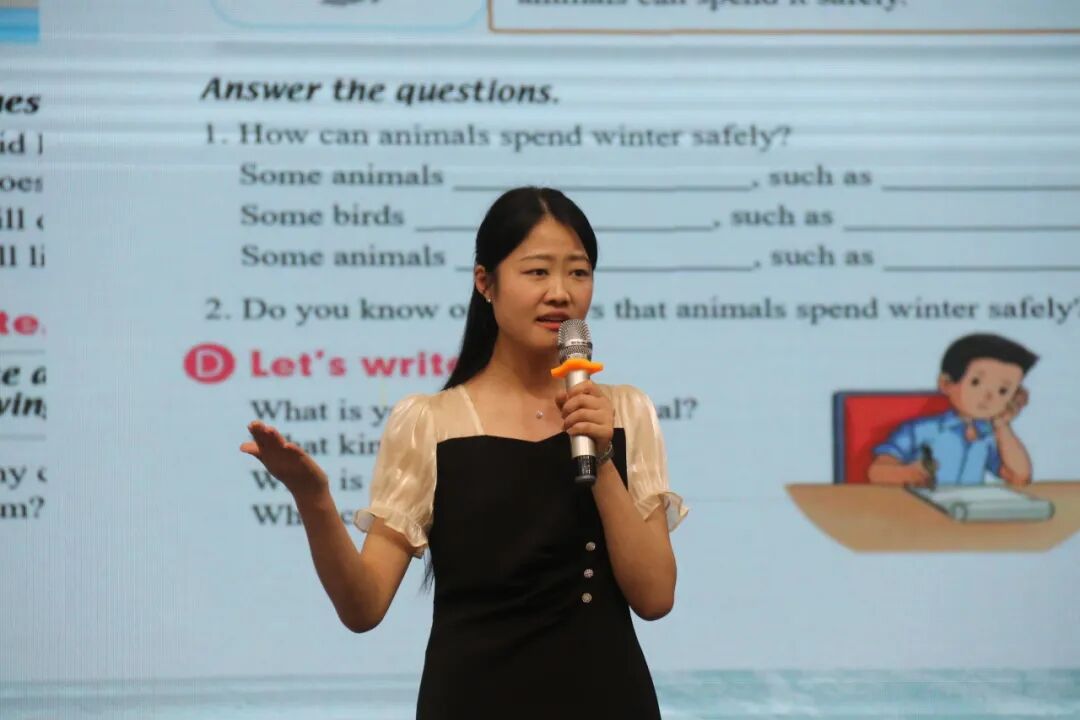 百舸争流，奋楫向前锤炼素养  ---火炬一小教师师德师风演讲比赛暨 31 期教师论坛活动