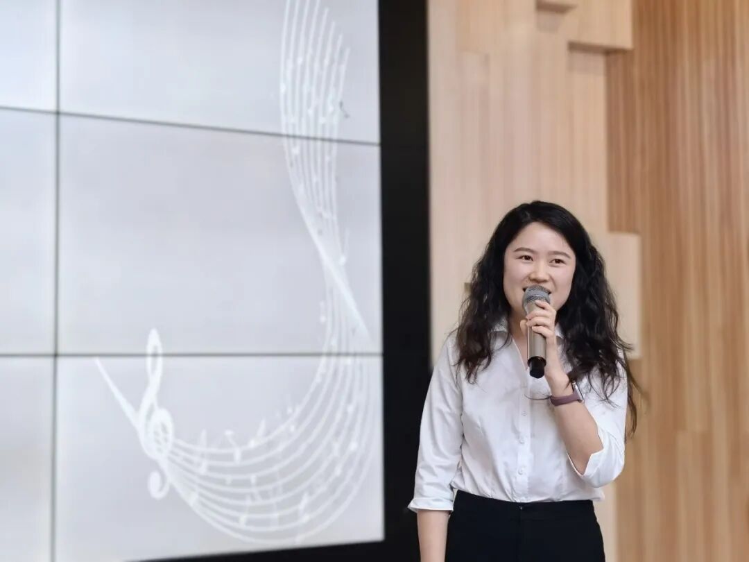 百舸争流，奋楫向前锤炼素养  ---火炬一小教师师德师风演讲比赛暨 31 期教师论坛活动