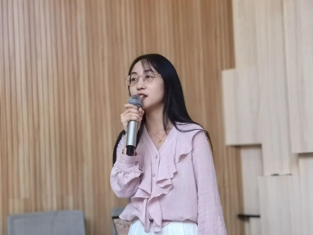 百舸争流，奋楫向前锤炼素养  ---火炬一小教师师德师风演讲比赛暨 31 期教师论坛活动