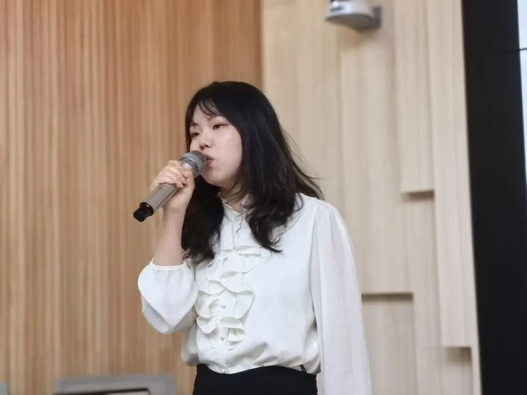 百舸争流，奋楫向前锤炼素养  ---火炬一小教师师德师风演讲比赛暨 31 期教师论坛活动