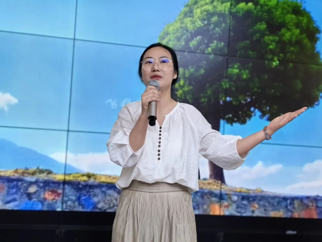 百舸争流，奋楫向前锤炼素养  ---火炬一小教师师德师风演讲比赛暨 31 期教师论坛活动