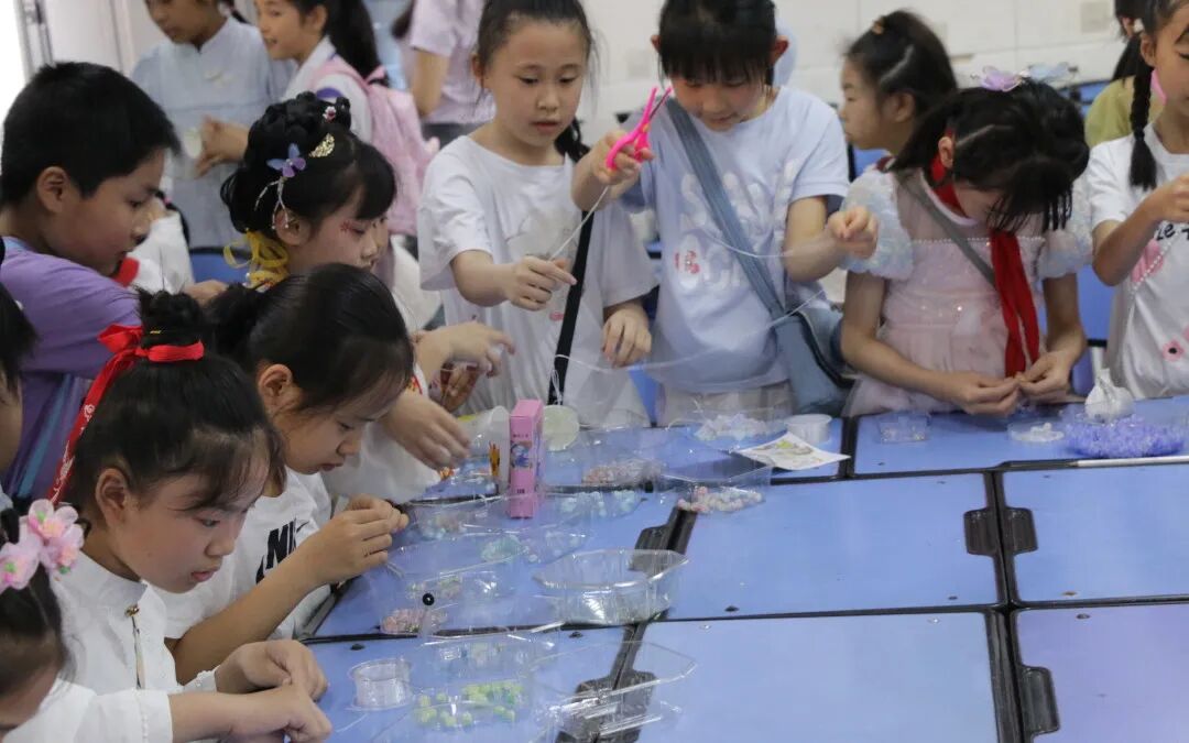 萌小探奇幻游嘉年华——火炬一小六一系列活动