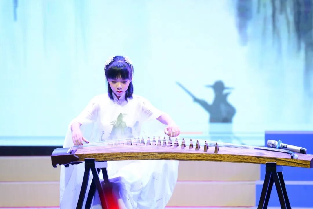 感恩成长,揽梦远航 ----火炬一小2018届毕业典礼