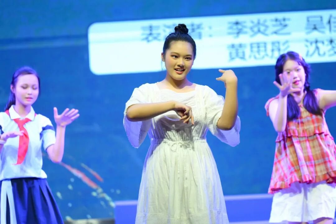 感恩成长,揽梦远航 ----火炬一小2018届毕业典礼