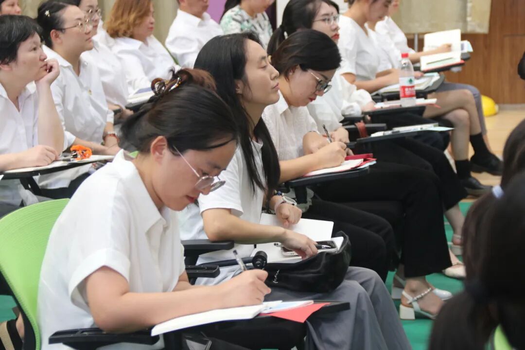 出发/一起奔赴，我们的"未来"----2024年秋火炬一小教师开学工作会