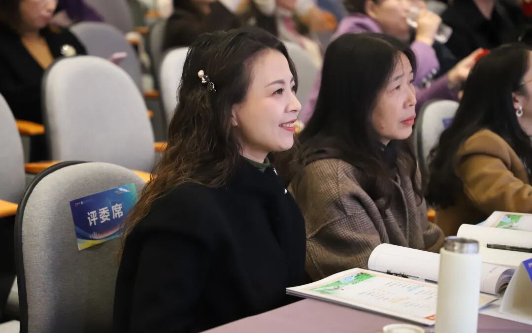 立足教材提素养,培育绵州好课堂 ——绵阳市2024年小学语文青年教师素养展评暨新教材培训会在火炬一小举行