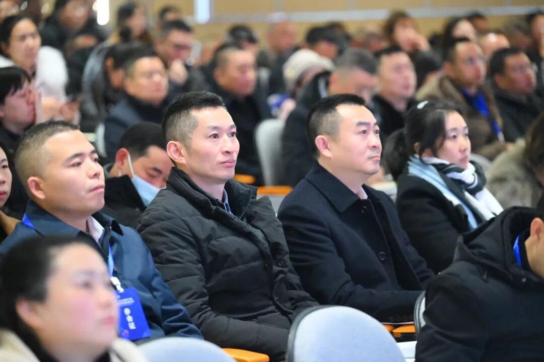 聚焦课程建设,共绘教育蓝图 ——绵阳市第三届义务教育学校高质量发展校长研讨会在火炬一小成功举办