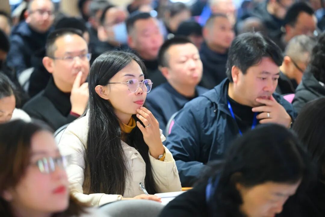 聚焦课程建设,共绘教育蓝图 ——绵阳市第三届义务教育学校高质量发展校长研讨会在火炬一小成功举办