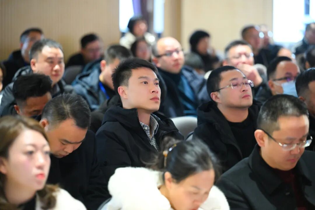 聚焦课程建设,共绘教育蓝图 ——绵阳市第三届义务教育学校高质量发展校长研讨会在火炬一小成功举办