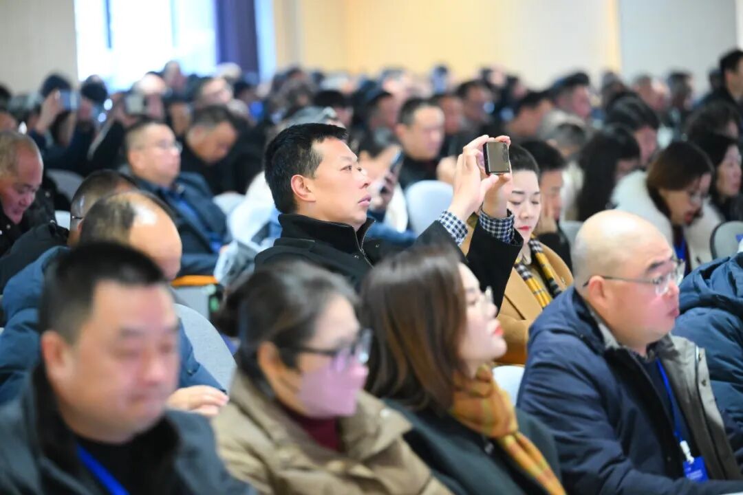 聚焦课程建设,共绘教育蓝图 ——绵阳市第三届义务教育学校高质量发展校长研讨会在火炬一小成功举办
