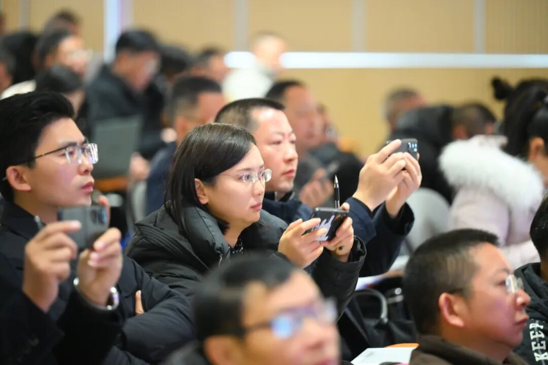 聚焦课程建设,共绘教育蓝图 ——绵阳市第三届义务教育学校高质量发展校长研讨会在火炬一小成功举办