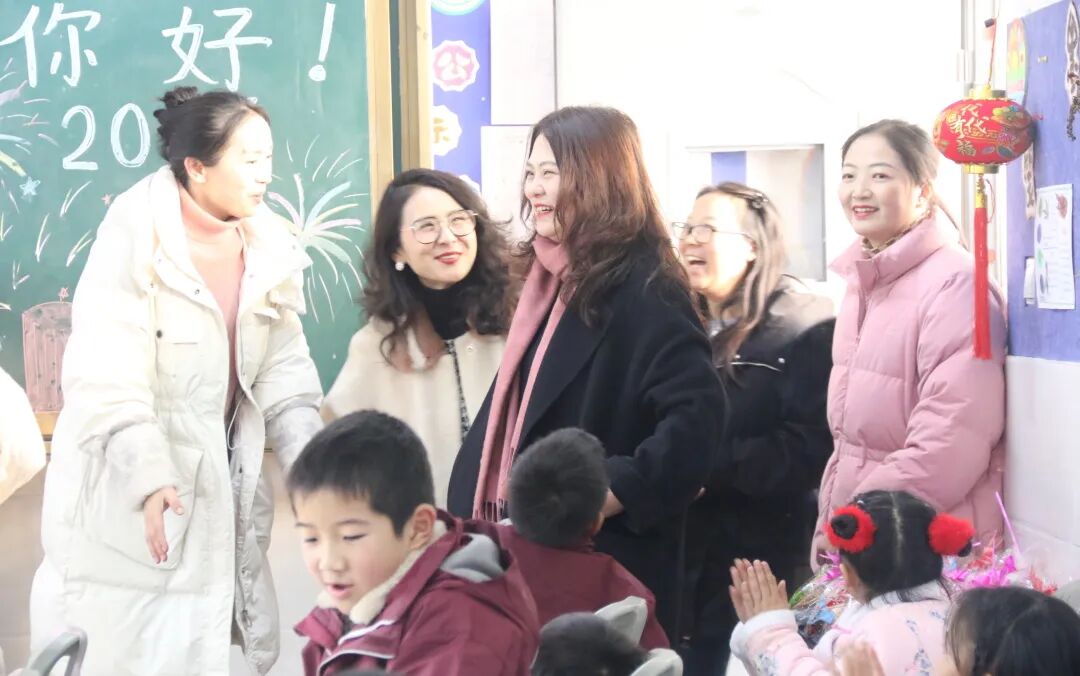 新年新愿  手作传情 ——火炬一小2025迎新年DIY主题活动