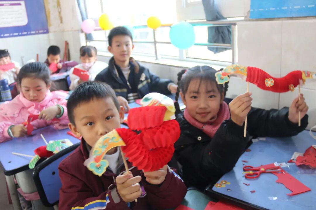 新年新愿  手作传情 ——火炬一小2025迎新年DIY主题活动