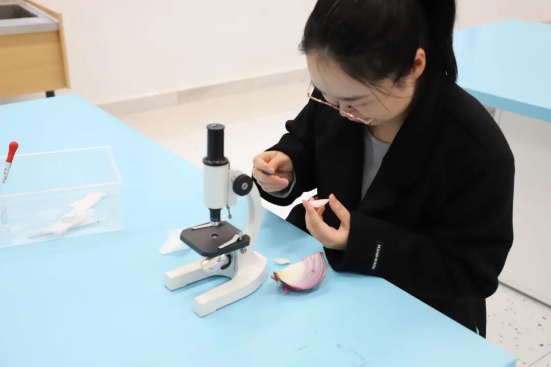 推动实验创新   “微观” 展望未来 —— 高新区科学教育创新中心开展科学教师培训活动