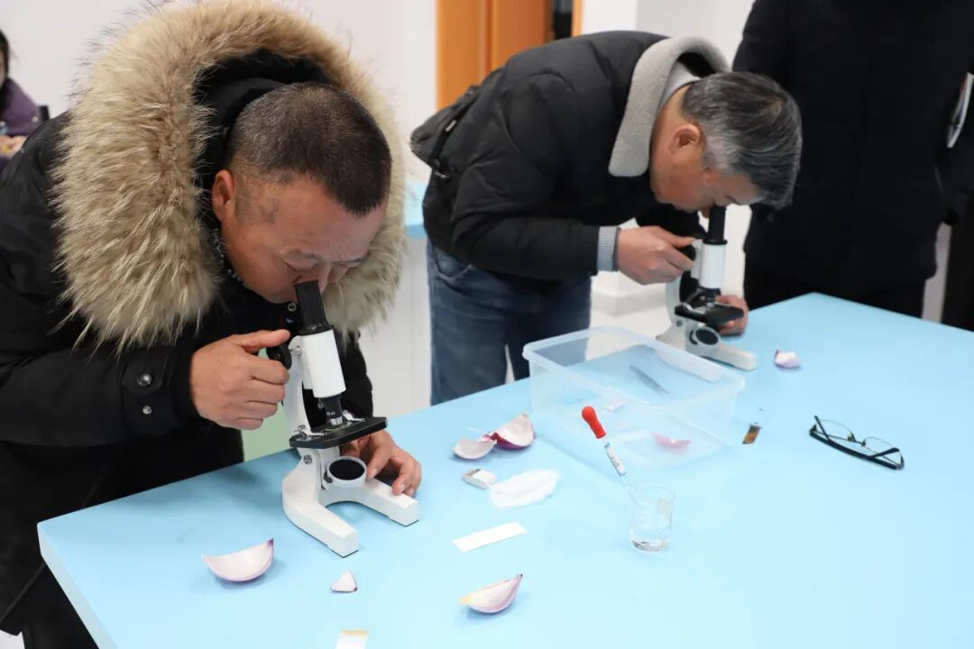 推动实验创新   “微观” 展望未来 —— 高新区科学教育创新中心开展科学教师培训活动