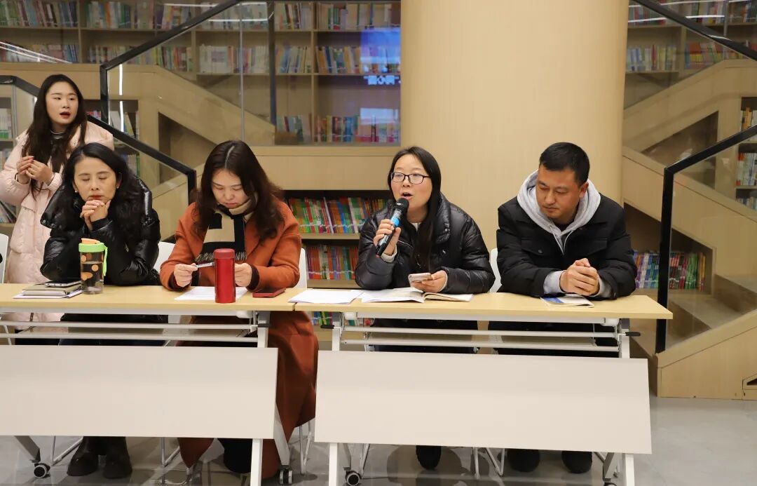 赋能,共进,共未来 ——火炬一小2024秋期末教师培训活动