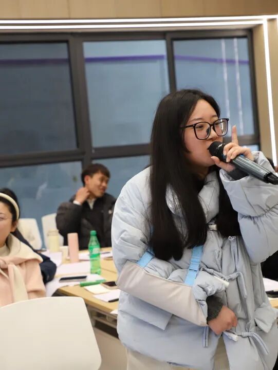 赋能,共进,共未来 ——火炬一小2024秋期末教师培训活动