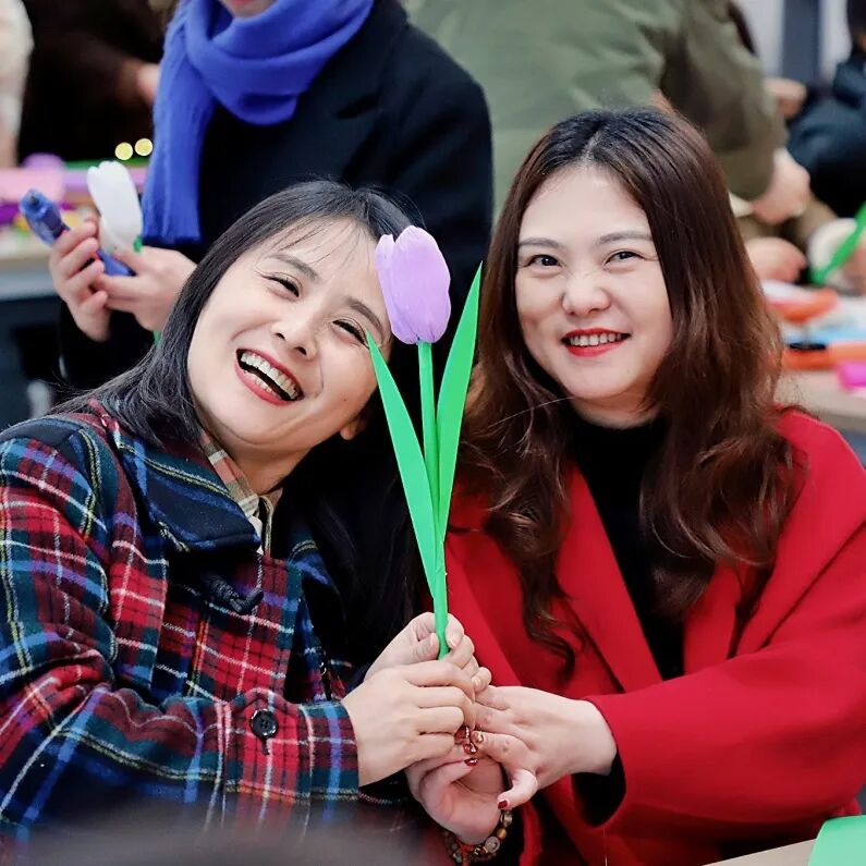 巾帼展芳华| 火一校园三八妇女节暖心纪实