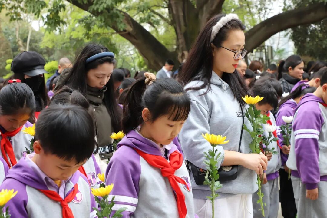 清明追思缅先烈    少年砥砺传薪火  ——火炬一小清明节主题系列活动