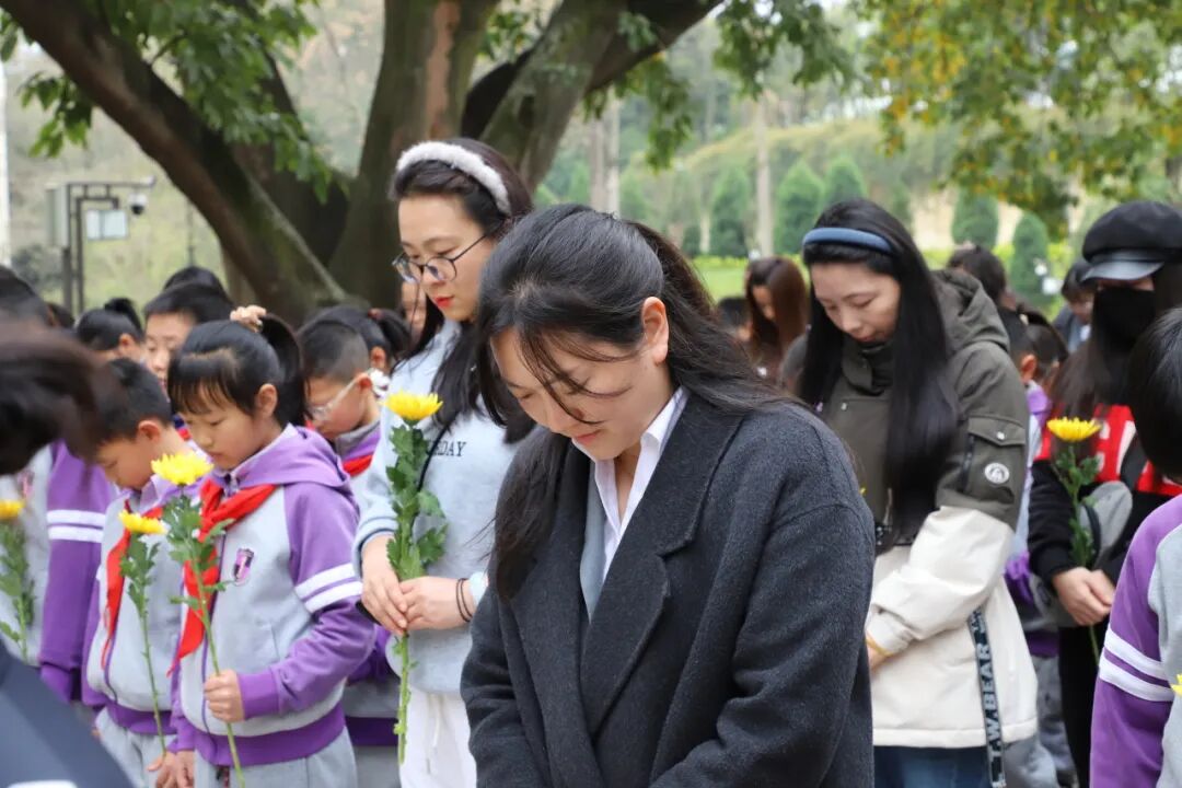 清明追思缅先烈    少年砥砺传薪火  ——火炬一小清明节主题系列活动