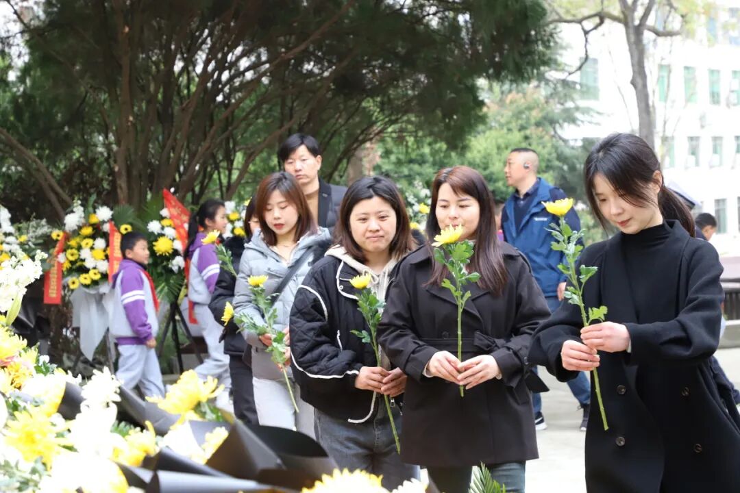 清明追思缅先烈    少年砥砺传薪火  ——火炬一小清明节主题系列活动