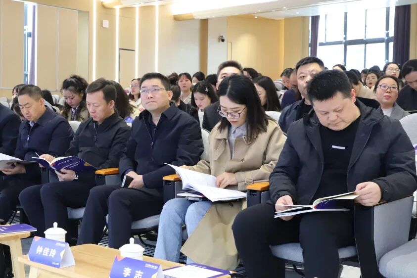 聚势·启新·致远:绵阳市蒲晓茹名校长·罗茜名师工作室正式启动