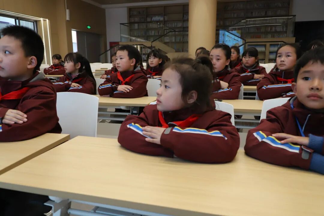 筑牢心灵防线： 火炬一小心理健康委员正式上岗