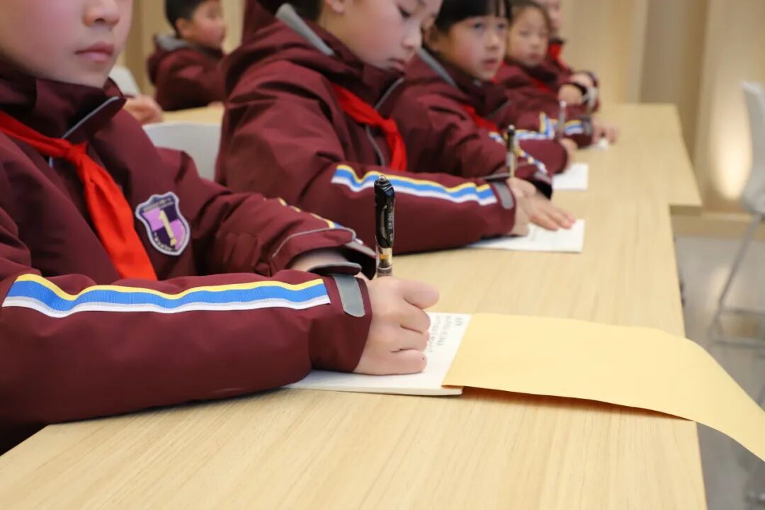 筑牢心灵防线： 火炬一小心理健康委员正式上岗