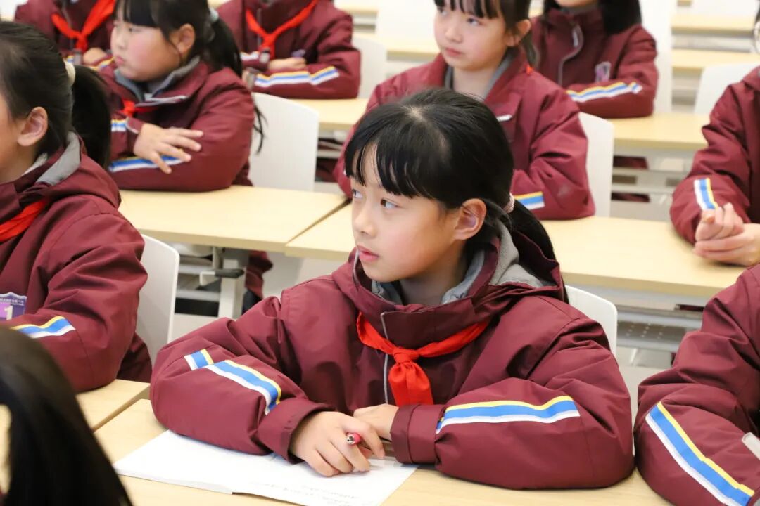 筑牢心灵防线： 火炬一小心理健康委员正式上岗