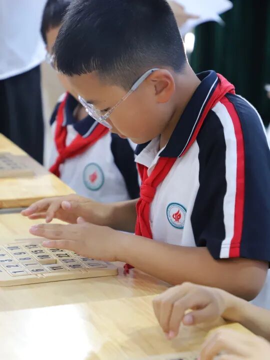 “数”智对决 思维领航 ——高新区2025数学思维运动会决赛圆满落幕