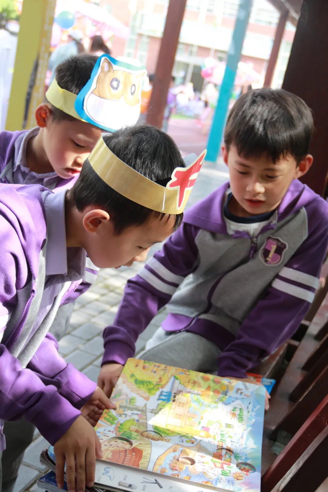 "春日图书漂流汇" 跳蚤书市萌趣开市-火炬一小