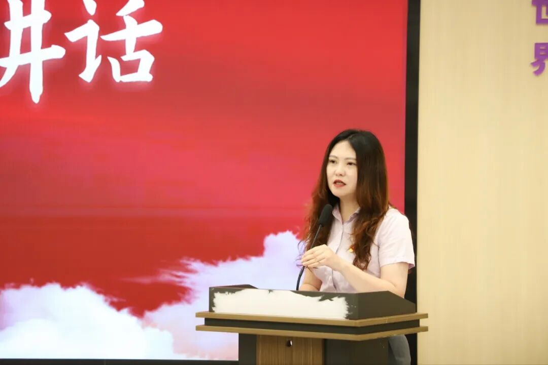 【火一动态】一场暑期 “能量盛宴”: 火炬一小用三维体系为青年教师成长 “精准导航”