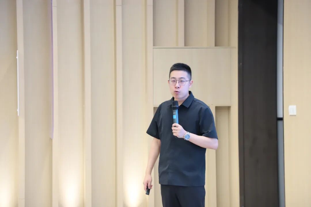 【火一动态】一场暑期 “能量盛宴”: 火炬一小用三维体系为青年教师成长 “精准导航”