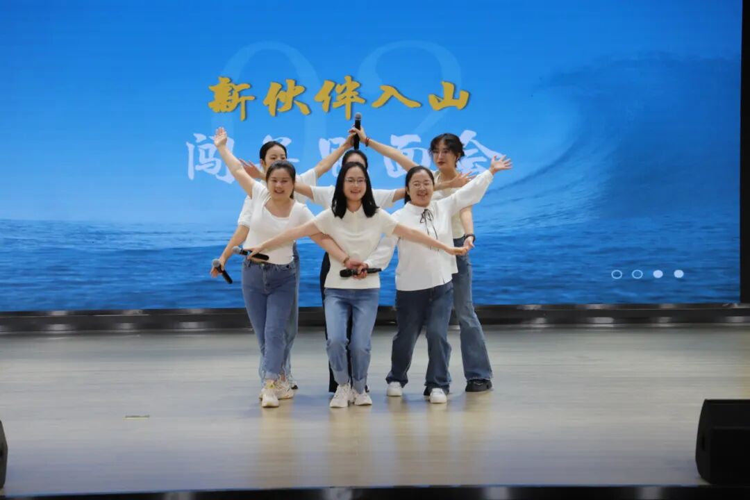 【火一动态】破“浪”开学！火炬一小开学工作会，满是教育热血