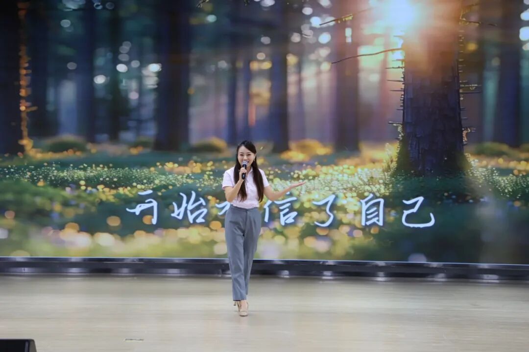 【火一动态】破“浪”开学！火炬一小开学工作会，满是教育热血