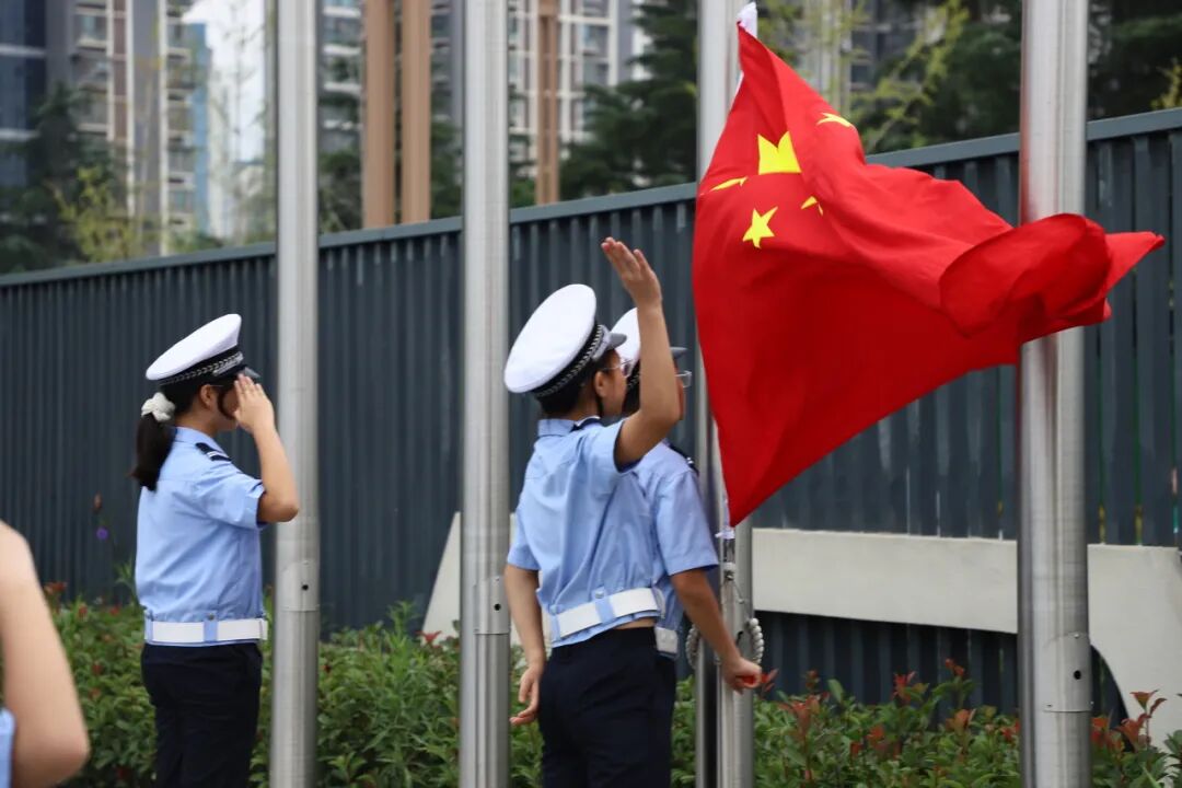 燃爆!火炬一小这样纪念抗战胜利80周年,四天"开学大戏"让孩子们热泪盈眶!——铭记历史、缅怀先烈、珍爱和平、共创未来