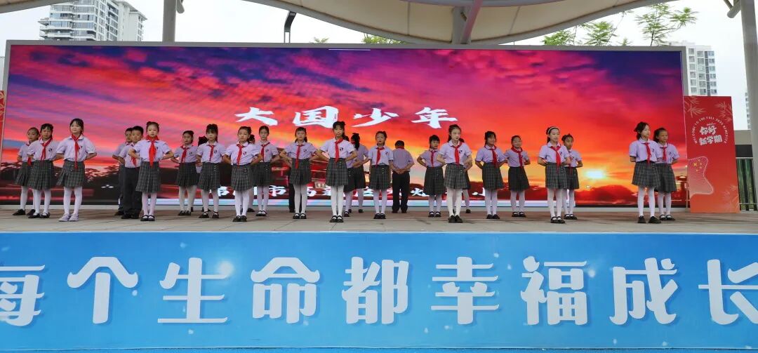 燃爆!火炬一小这样纪念抗战胜利80周年,四天"开学大戏"让孩子们热泪盈眶!——铭记历史、缅怀先烈、珍爱和平、共创未来