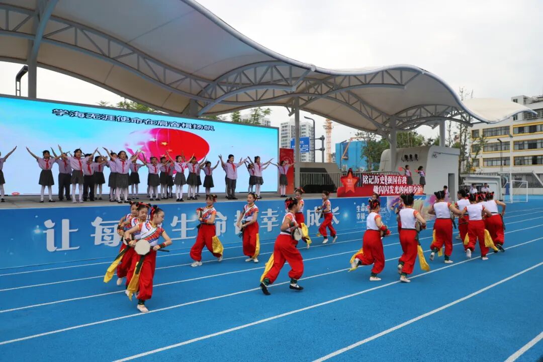 燃爆!火炬一小这样纪念抗战胜利80周年,四天"开学大戏"让孩子们热泪盈眶!——铭记历史、缅怀先烈、珍爱和平、共创未来