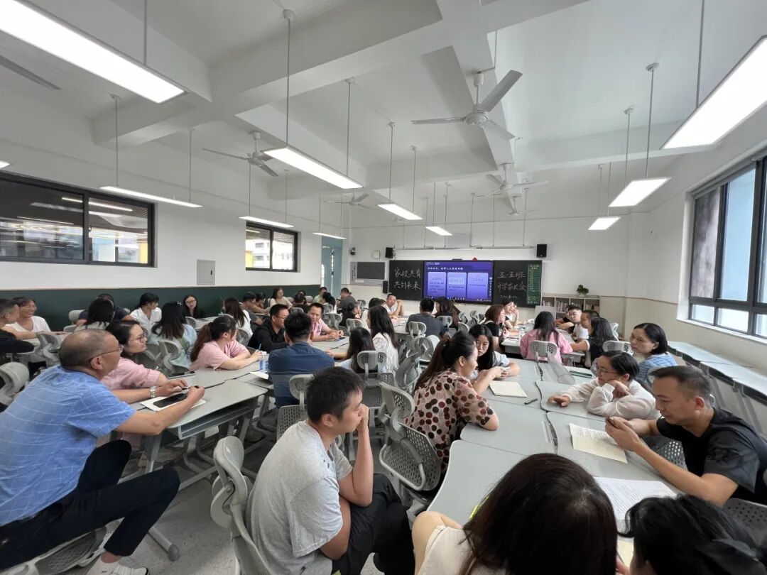 燃爆!火炬一小这样纪念抗战胜利80周年,四天"开学大戏"让孩子们热泪盈眶!——铭记历史、缅怀先烈、珍爱和平、共创未来