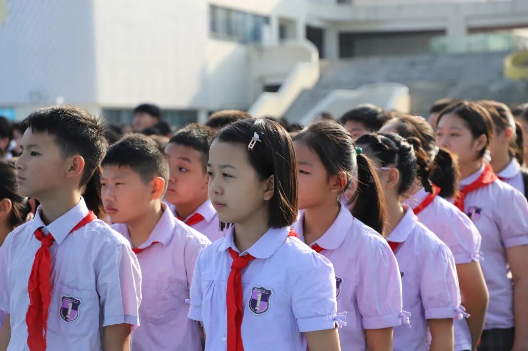 燃爆!火炬一小这样纪念抗战胜利80周年,四天"开学大戏"让孩子们热泪盈眶!——铭记历史、缅怀先烈、珍爱和平、共创未来