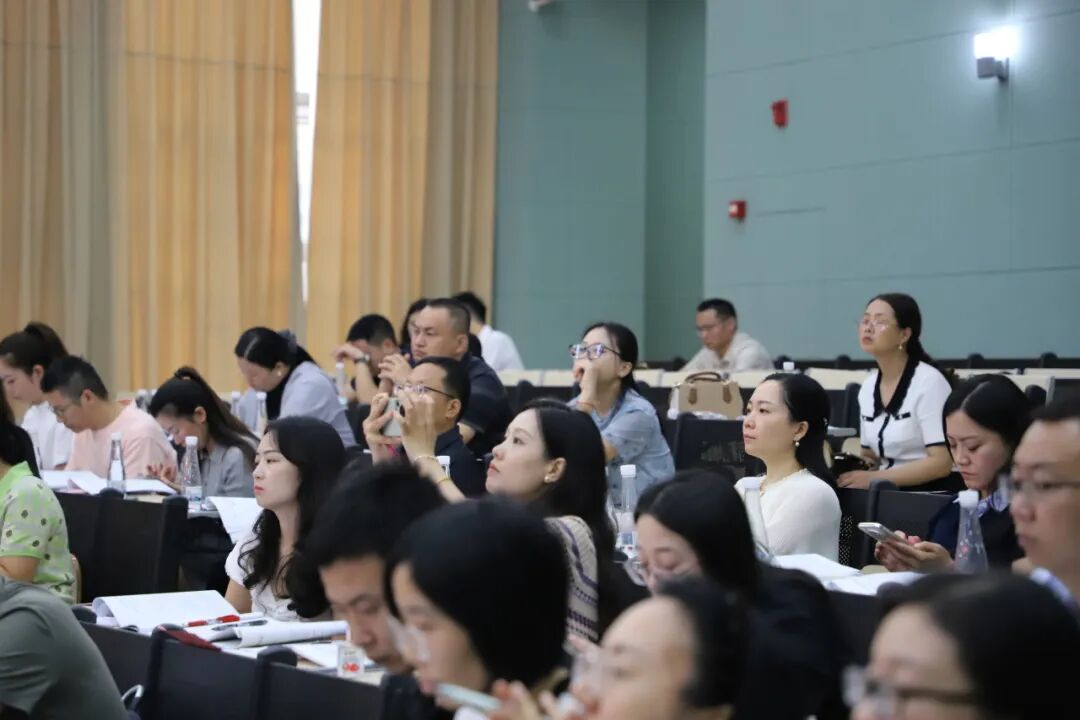 【火一动态】引领评价改革，彰显火一智慧——蒲晓茹校长代表绵阳分享省一等奖综合素质评价典型案例