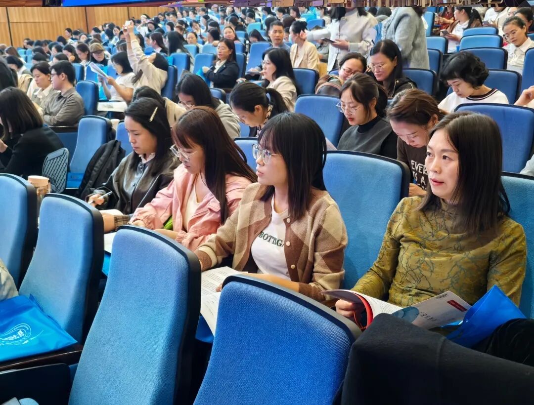 【火一月刊】十月耕耘，星光满载 在光影交织中，珍藏教育的每一瞬微光